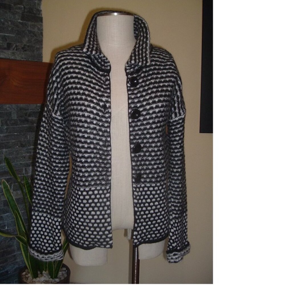 Chiaramente Italy Women's B&W Button Front Wool Cardigan Sweater Size Medium